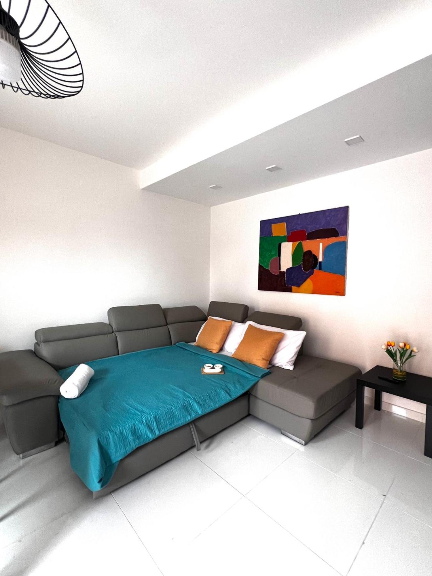 Roma Airport Sky Apartments Ф'юмічіно Екстер'єр фото